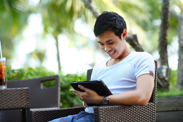 Ứng dụng Tài Xỉu Rikvip - Đánh Bài Online Uy Tín